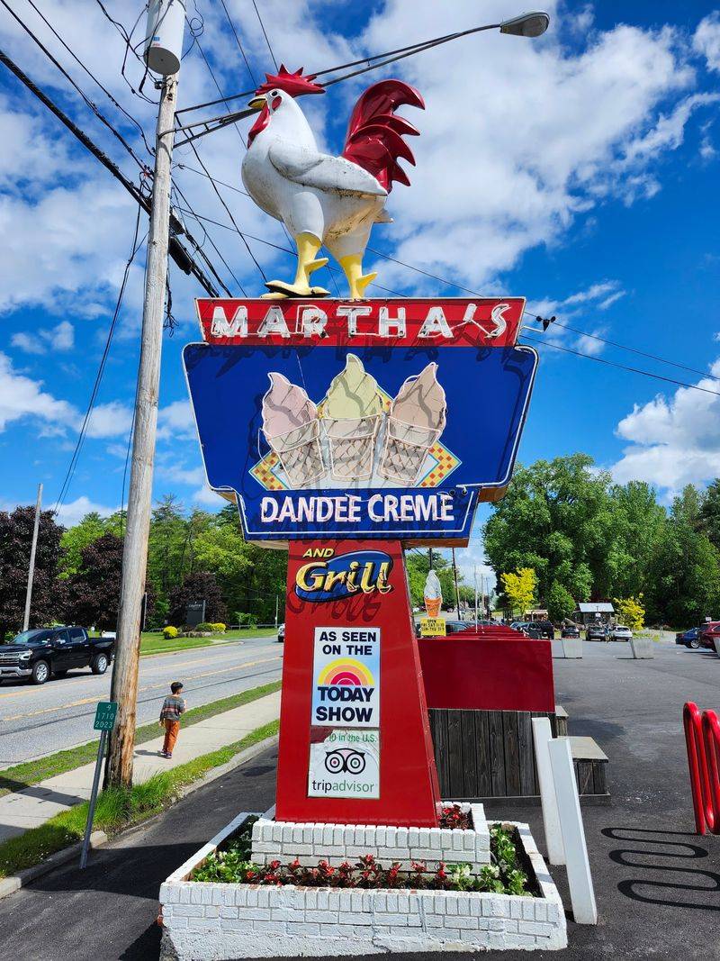 Martha's Dandee Creme, Lake George