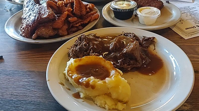 Massive Portions That Feed Road-Trip Hunger
