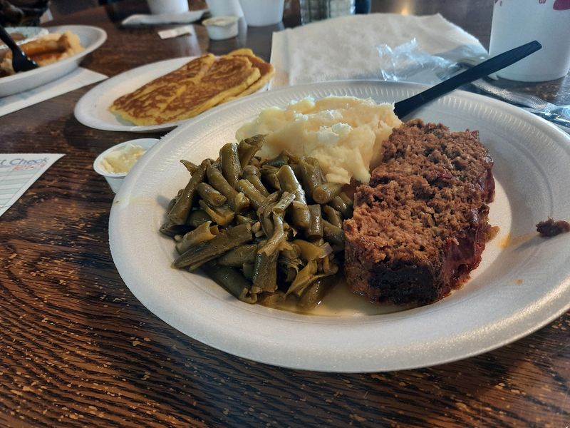 Meatloaf and Country Specials Worth Staying For