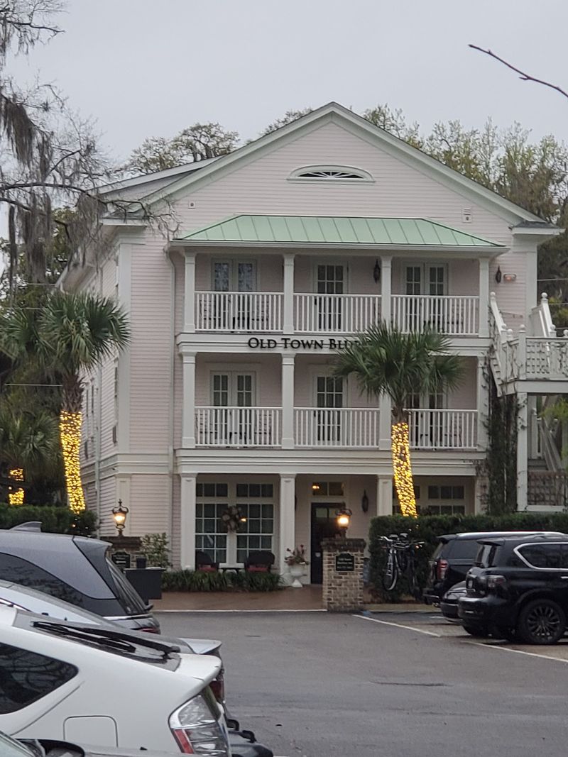Meet Bluffton, the Town Worth the Detour