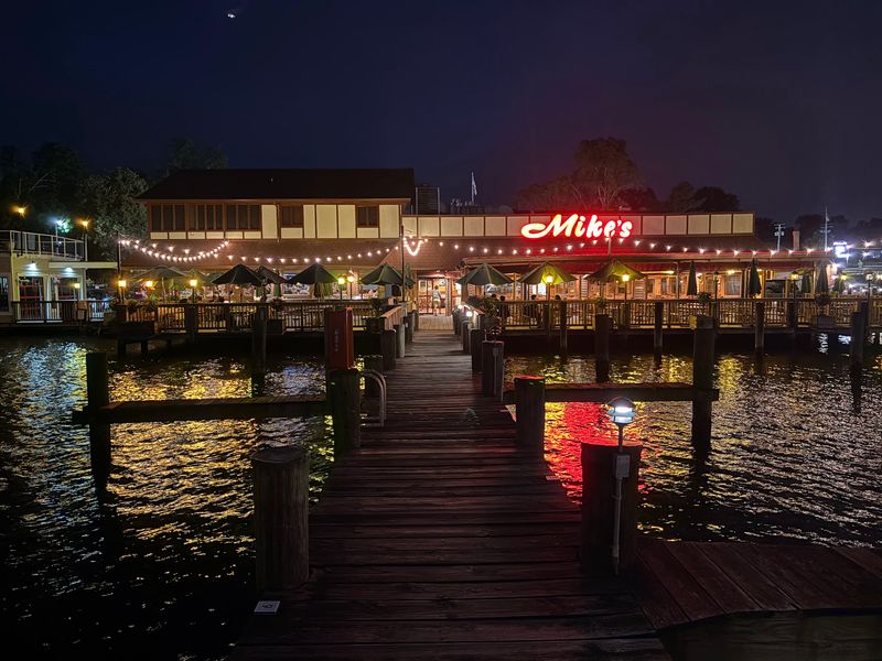 Mike's Restaurant and Crab House, Riva, MD