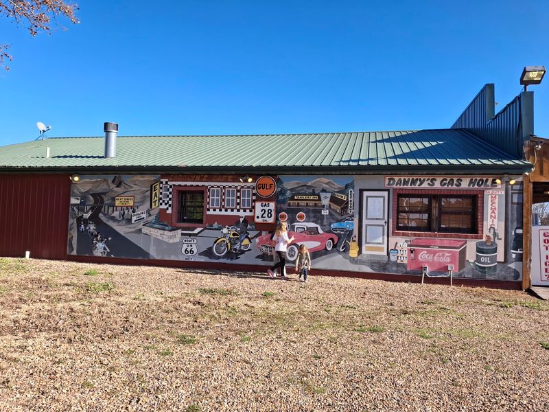 Murals And Route 66 Signs