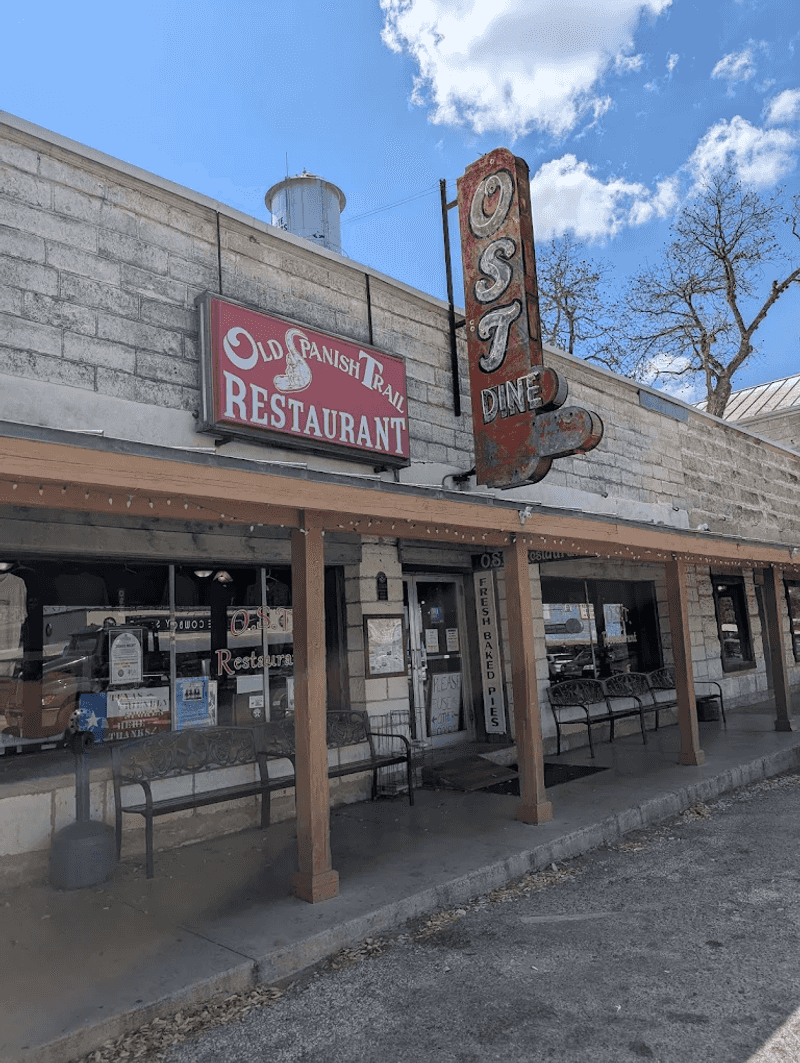 OST Restaurant, Bandera