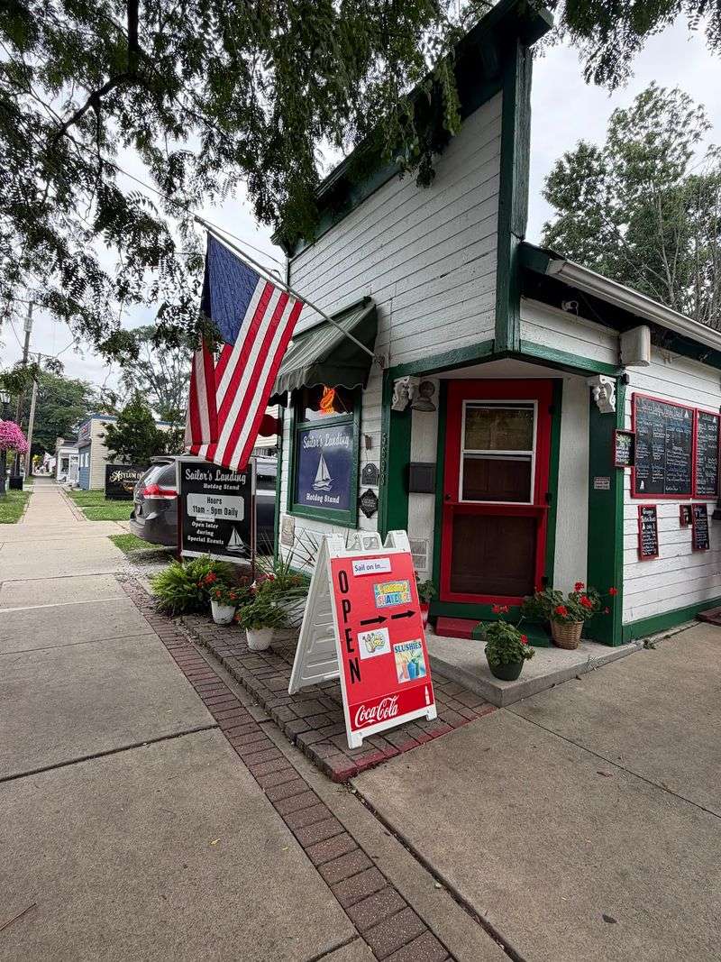 Old Fashioned Hot Dogs Area Perch Stops, Vermilion, Ohio