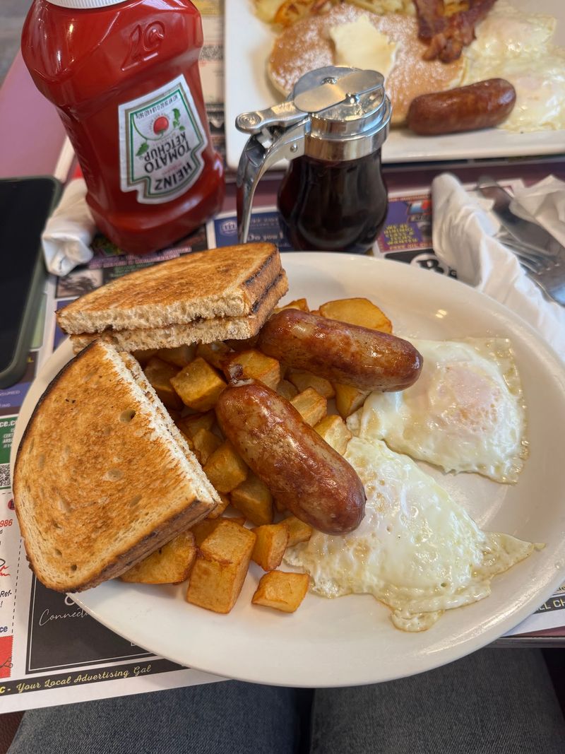 Old-School Breakfast Done Right Old-School Breakfast Done Right