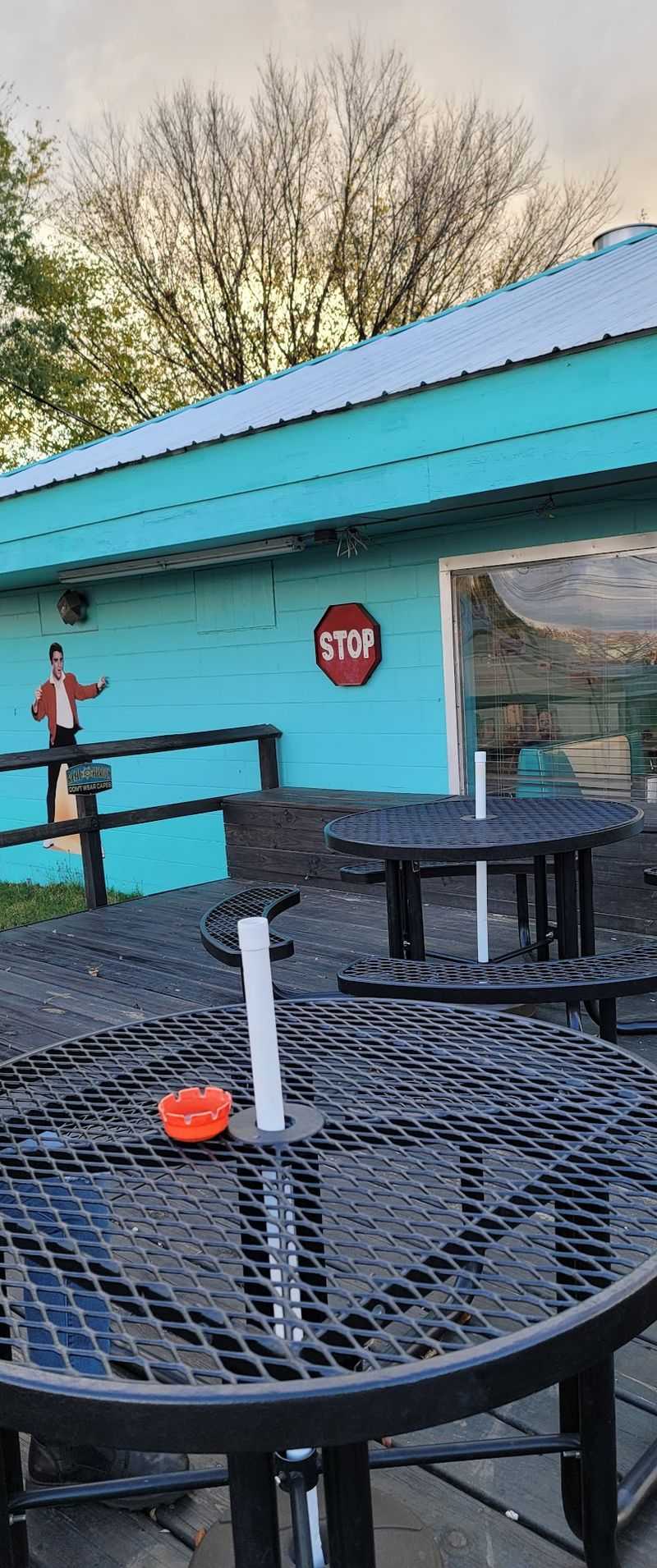 Order At The Window, Eat Under An Umbrella Order At The Window, Eat Under An Umbrella