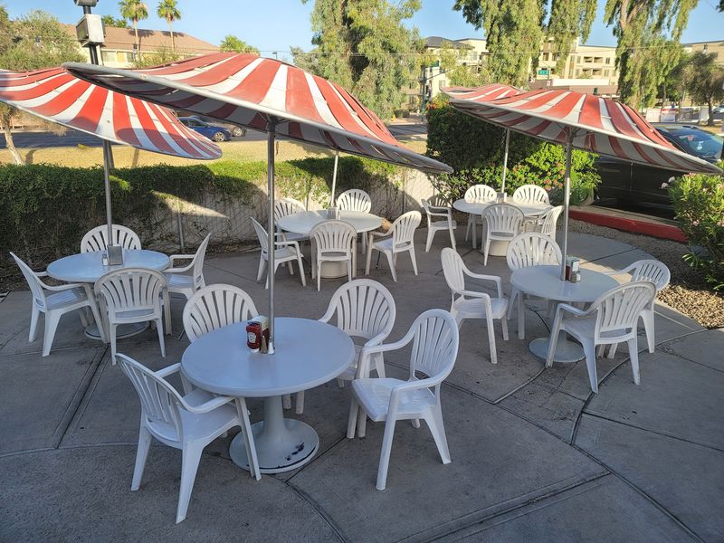 Outdoor Seating For Warm Phoenix Days