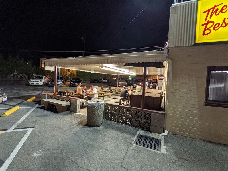 Outdoor Seating and No Indoor Dining Outdoor Seating and No Indoor Dining
