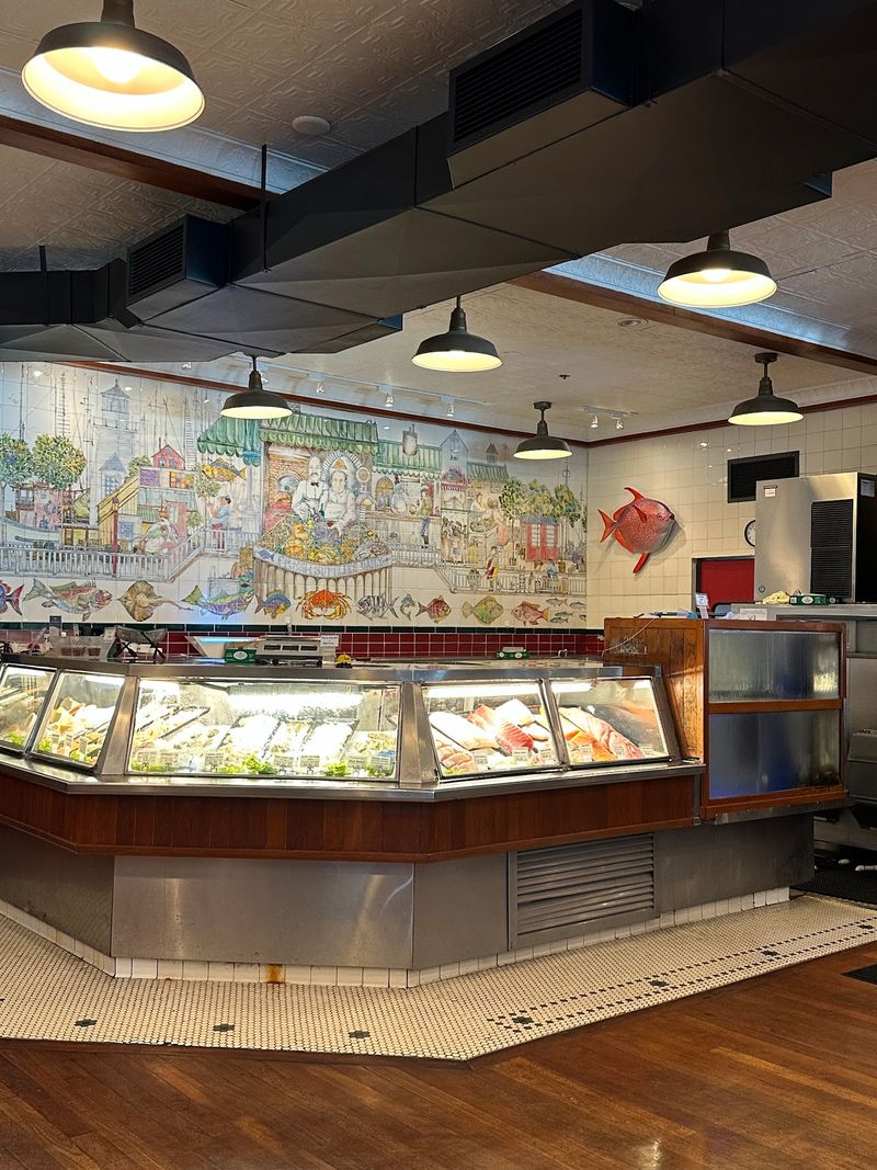 Part Restaurant, Part Working Seafood Counter