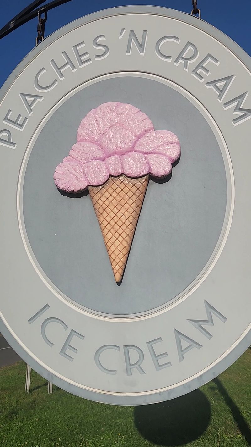 Peaches N' Cream, Litchfield, Connecticut