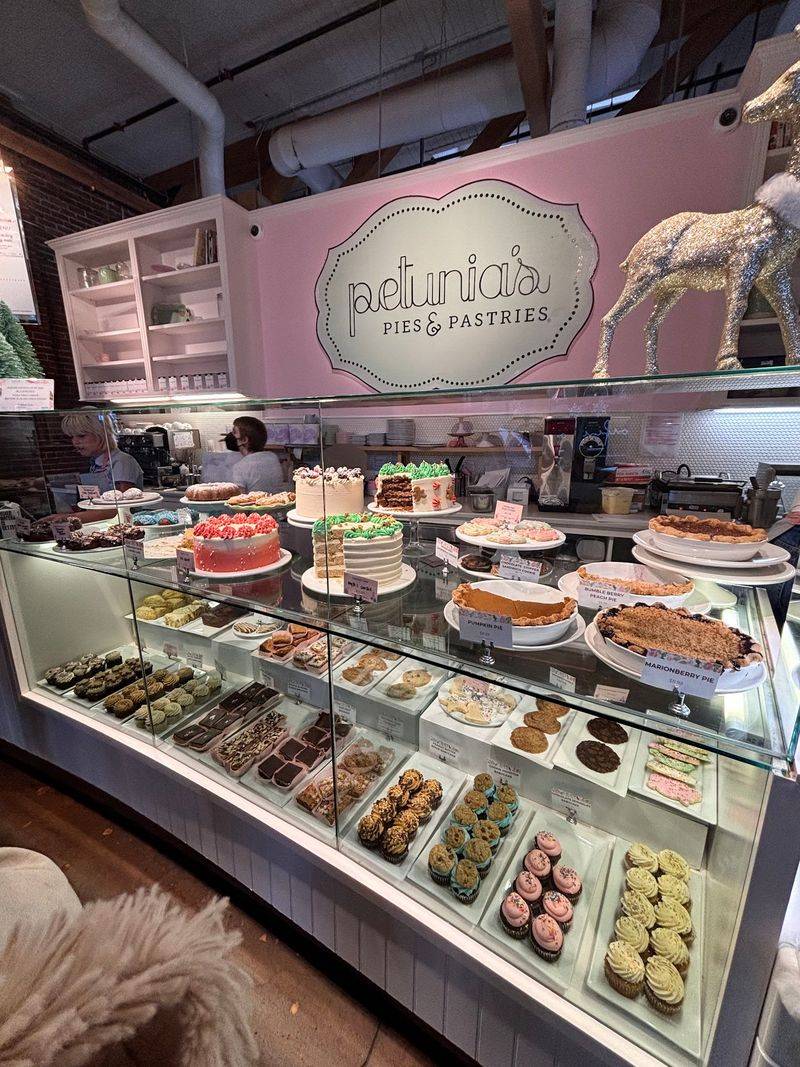Petunia's Pies and Pastries, Portland, Oregon Petunia's Pies and Pastries, Portland, Oregon