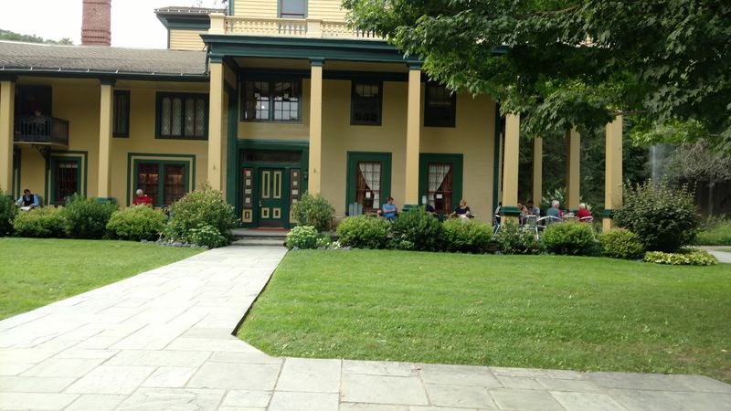 Picnics, Pavilions, and On-Site Extras Picnics, Pavilions, and On-Site Extras