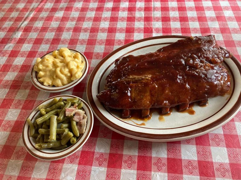 Pie, Ribs, and Down-Home Favorites Pie, Ribs, and Down-Home Favorites