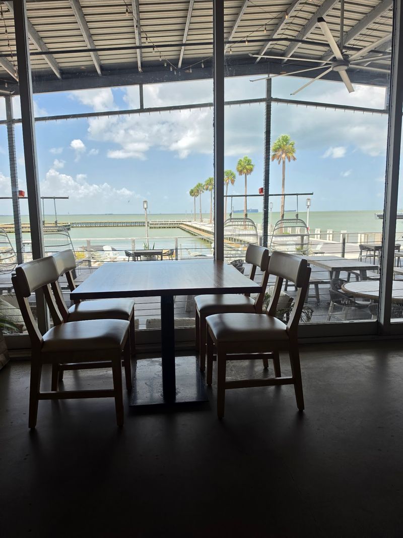 Pier 6 Seafood and Oyster House, San Leon, Texas