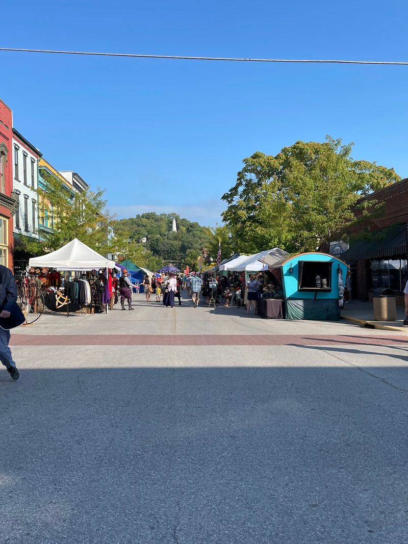Planning Your Visit and Seasonal Fun