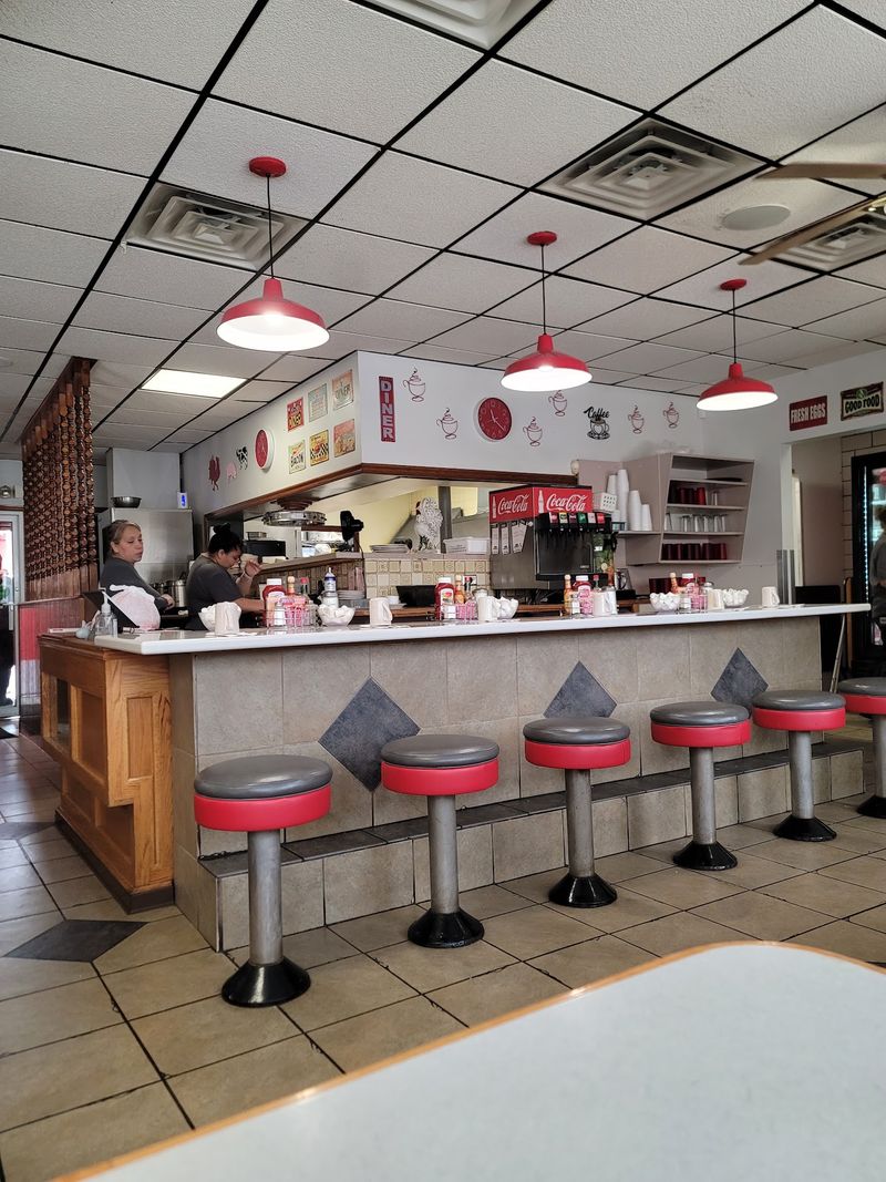 Planning Your Visit to This Elgin Favorite