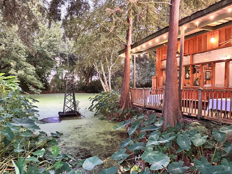 Poor Boy's Riverside Inn, Broussard, Louisiana