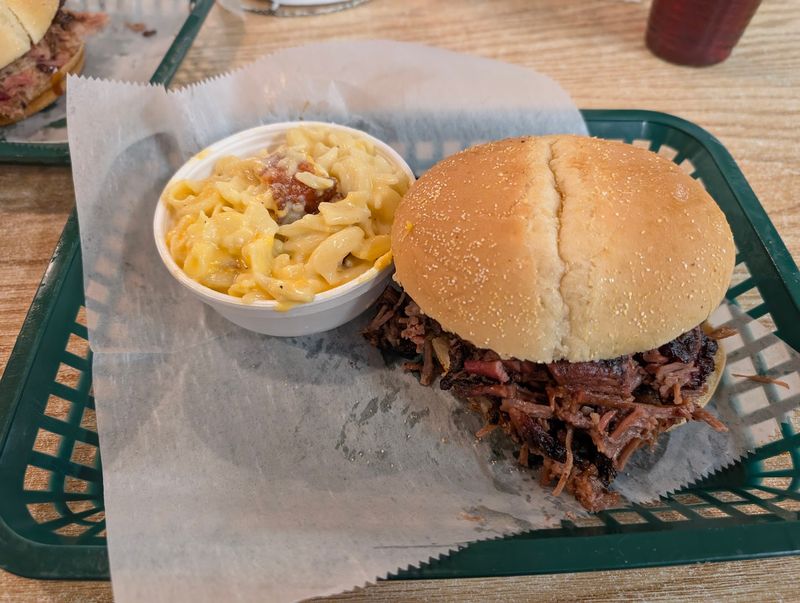 Pulled Pork That Practically Melts on Your Tongue Pulled Pork That Practically Melts on Your Tongue