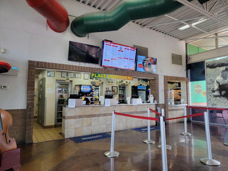 Quick Counter Service That Keeps Moving Quick Counter Service That Keeps Moving