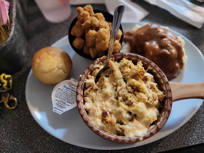 Real Country Cooking at Prices That Surprise People Real Country Cooking at Prices That Surprise People