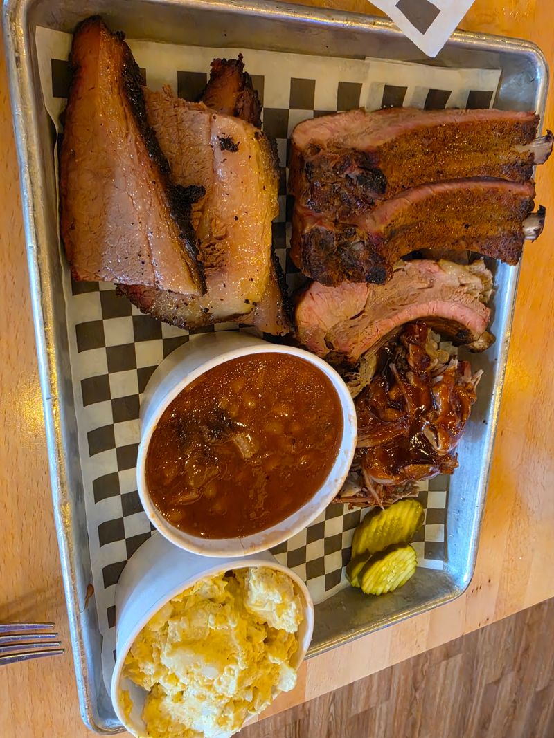 Ribs That Regulars Rank Among the Best in the State