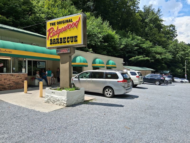 Ridgewood Barbecue, Bluff City