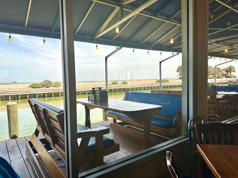 Rocking Booths and That Boat-Like Feeling Rocking Booths and That Boat-Like Feeling