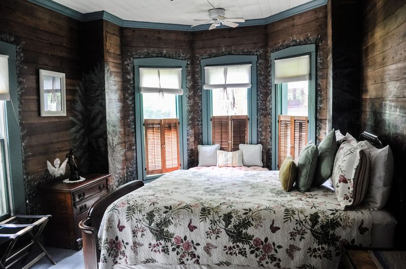Rooms And Cottages Straight Out Of The 1800s