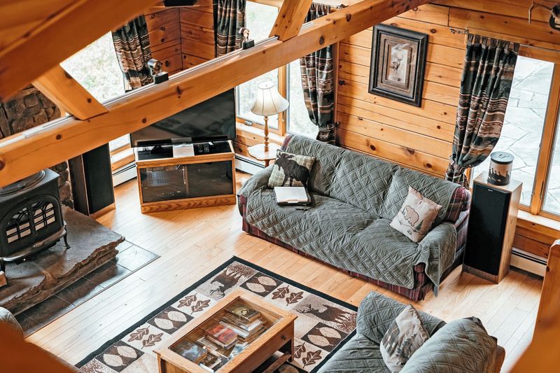 Rooms, Cabins, and Lodges for Every Kind of Trip Rooms, Cabins, and Lodges for Every Kind of Trip