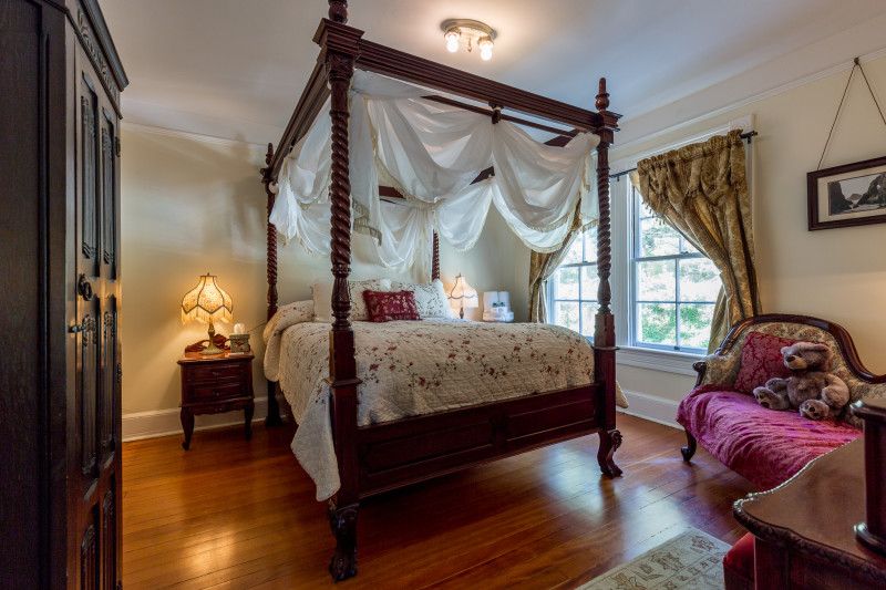 Rooms Full of Vintage Character Rooms Full of Vintage Character