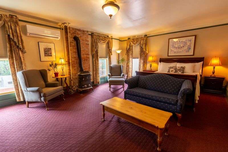 Rooms That Range From No-Frills to Nostalgic Rooms That Range From No-Frills to Nostalgic