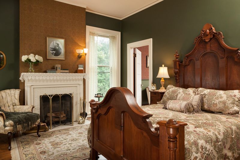 Rooms and Suites Full of Character
