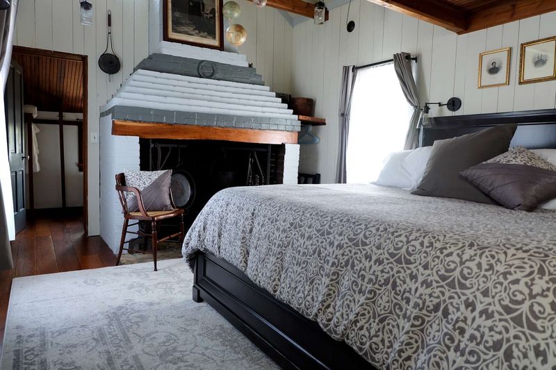 Rooms and Suites With Period Character
