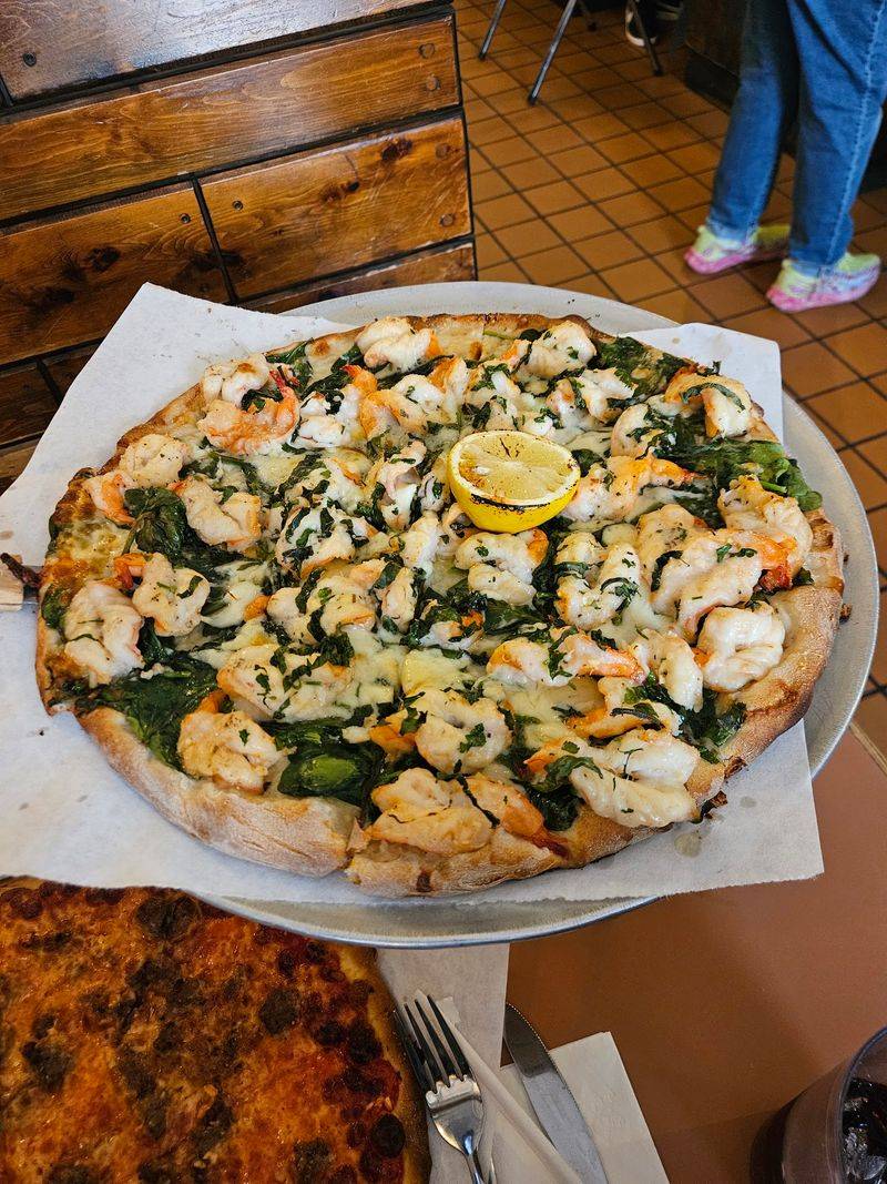 Roseland Apizza, Derby, Connecticut Roseland Apizza, Derby, Connecticut