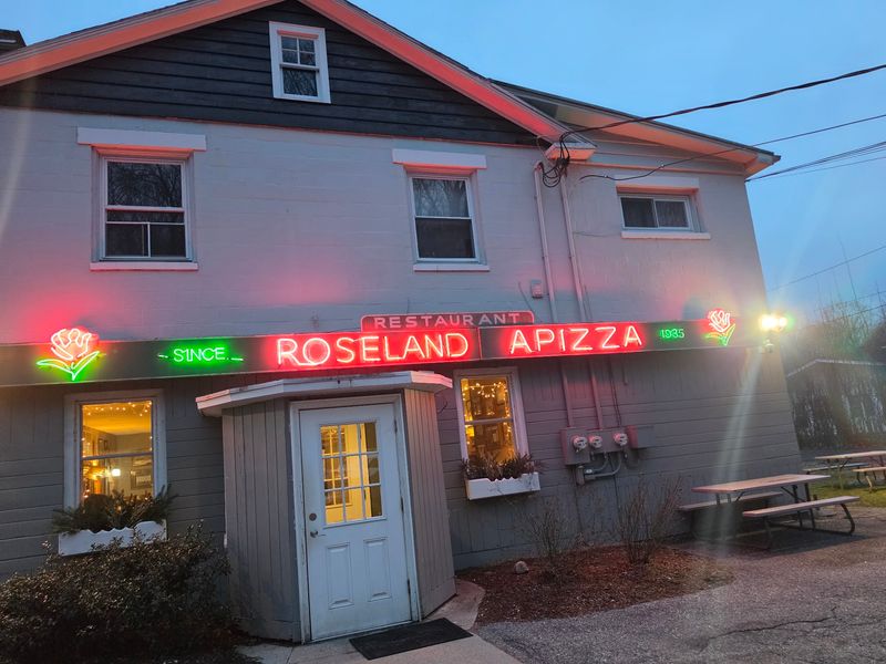 Roseland Apizza, Derby Roseland Apizza, Derby