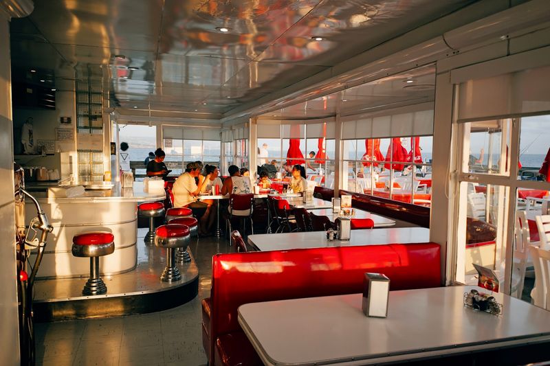 Ruby's Diner, Newport Beach, California Ruby's Diner, Newport Beach, California