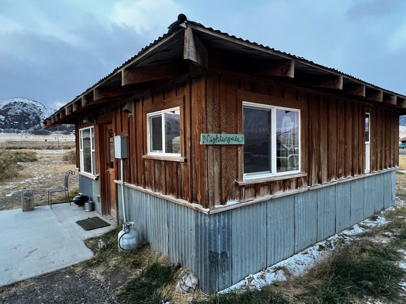Rustic Cabins for a Cozy Overnight Stay