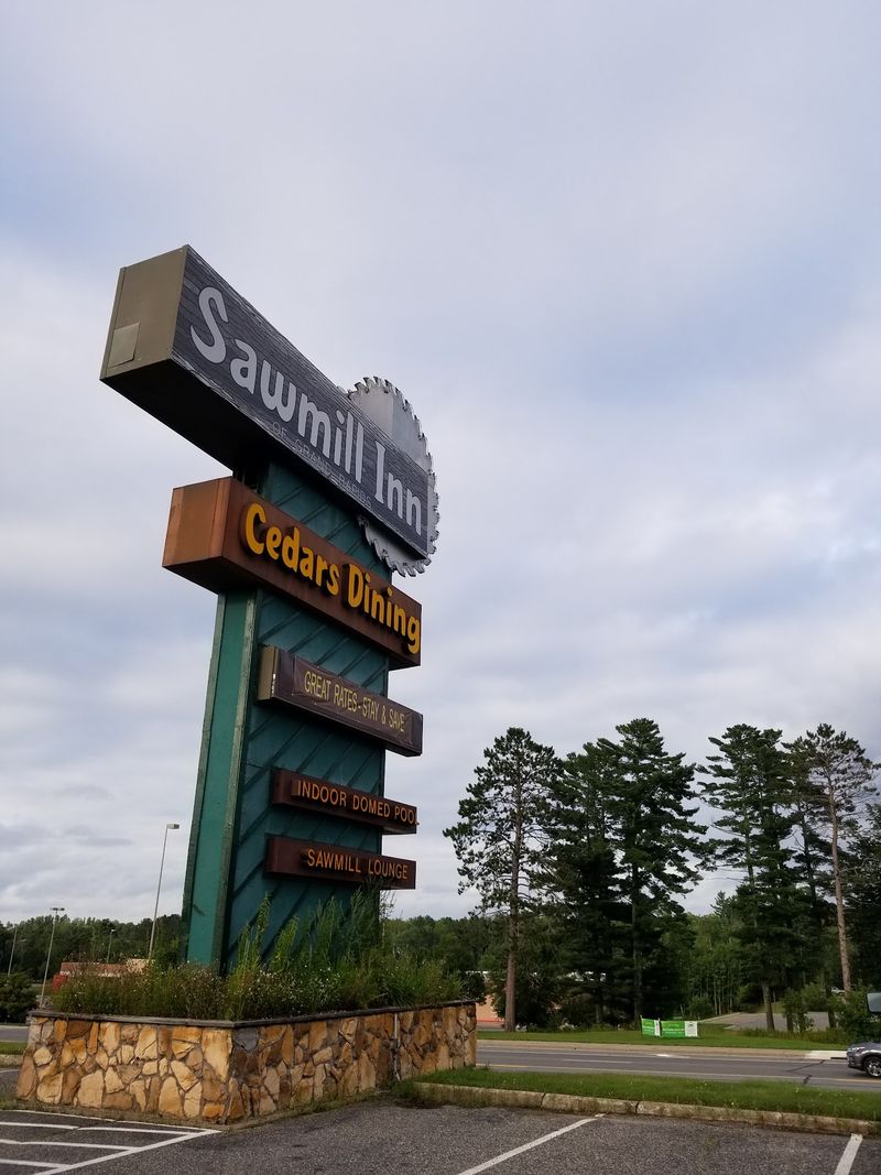 Sawmill Inn, Grand Rapids Sawmill Inn, Grand Rapids