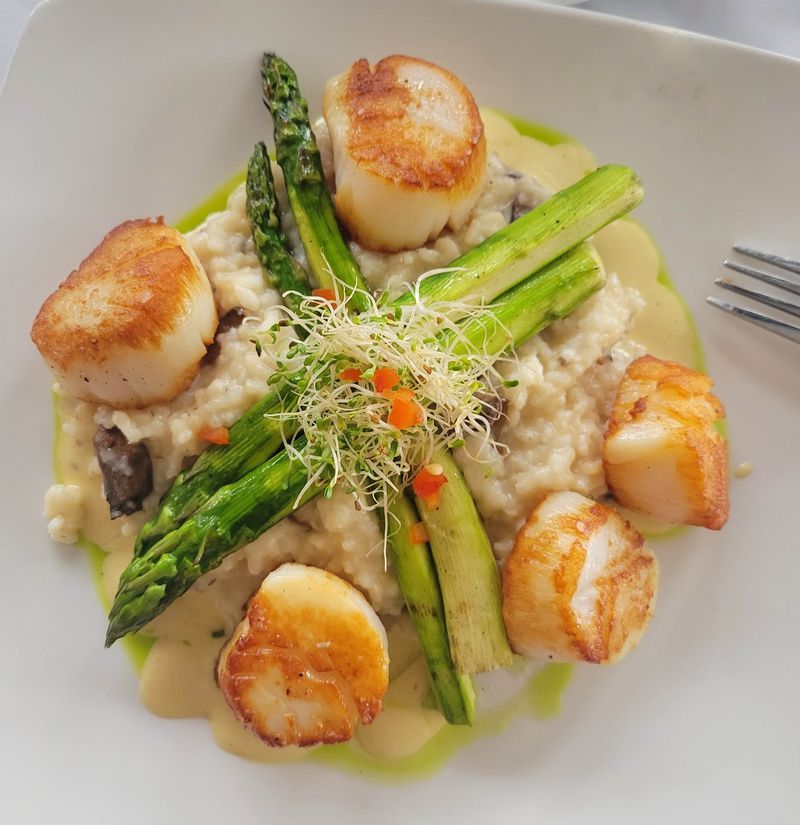Scallops So Good a Stranger at the Next Table Will Recommend Them Scallops So Good a Stranger at the Next Table Will Recommend Them