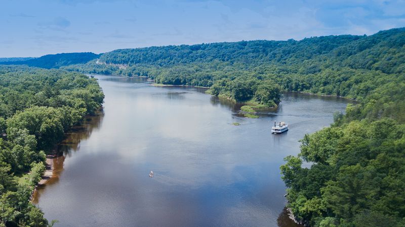 Scenic Boat Tours Through the River Gorge