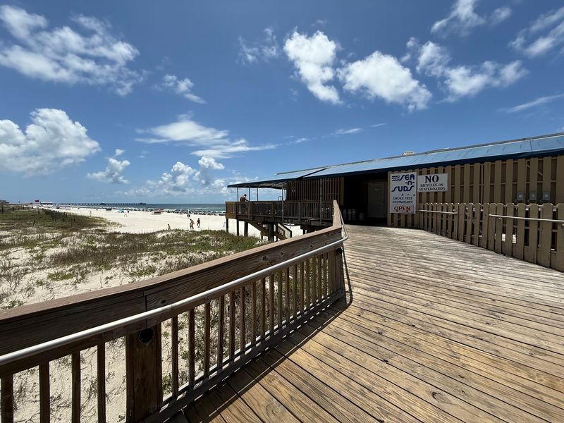 Sea-N-Suds, Gulf Shores, Alabama