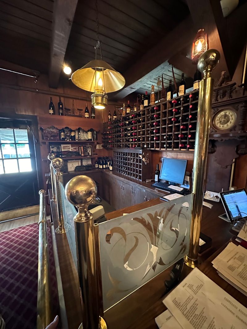 Service That Regulars Rave About Service That Regulars Rave About