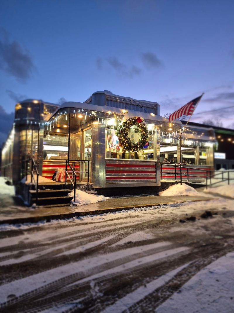 Service That Regulars Rave About