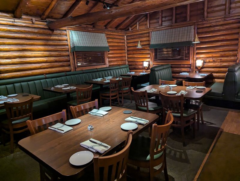 Service That Turns First-Timers Into Regulars Service That Turns First-Timers Into Regulars