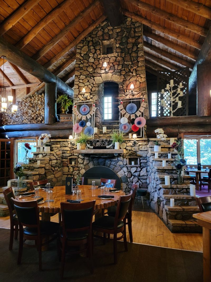 Sherwood Forest Lodge, Nisswa, Minnesota
