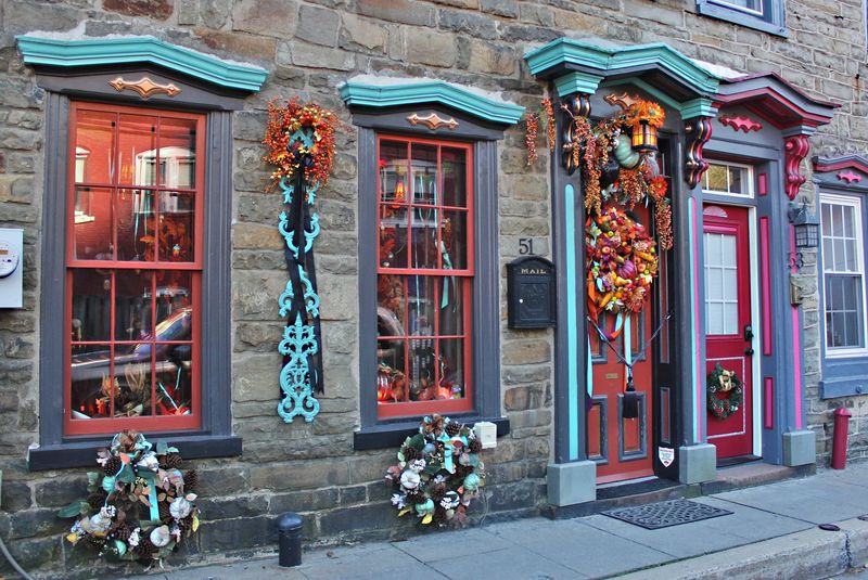Shops, Galleries, and Local Finds