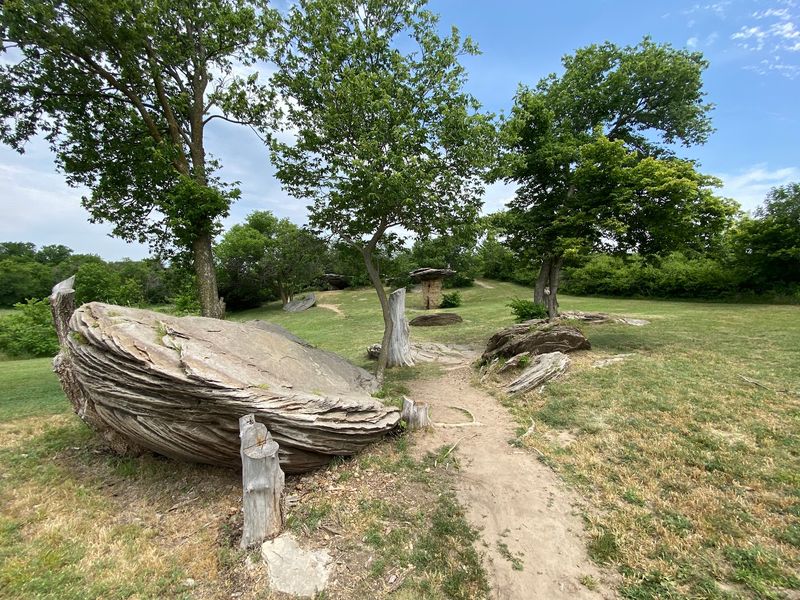 Short Trails Made for Easy Wandering