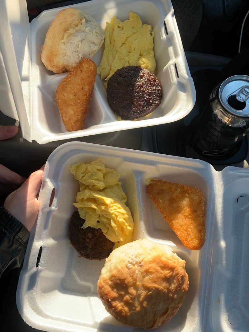 Sides, Sips, and Sweet Tea Sides, Sips, and Sweet Tea
