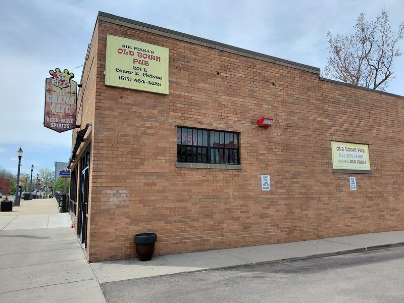 Sir Pizza Grande, Lansing, Michigan