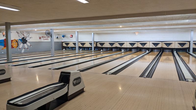 Sixteen Classic Lanes That Keep It Real